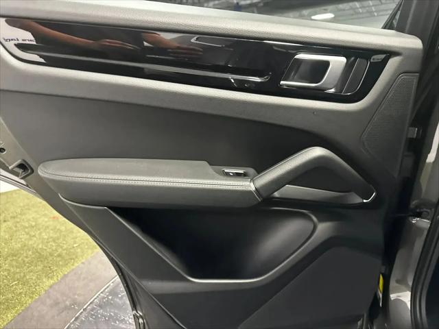2022 Porsche Cayenne Cayenne