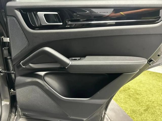2022 Porsche Cayenne Cayenne