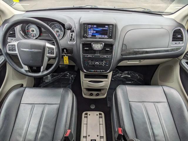 2014 Chrysler Town & Country Touring