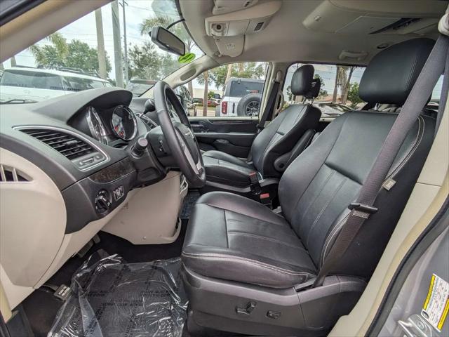 2014 Chrysler Town & Country Touring