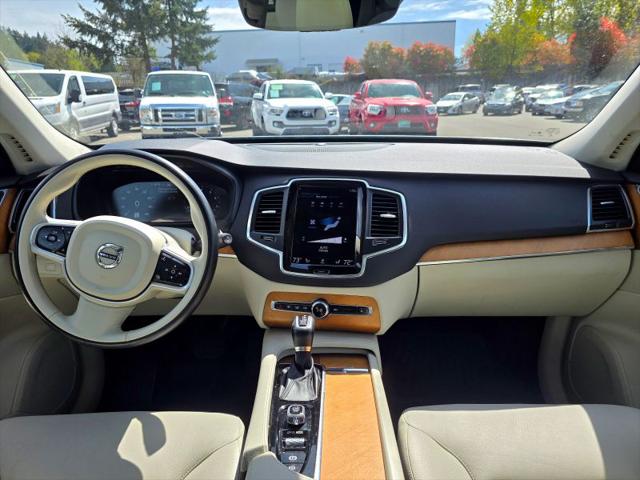 2021 Volvo XC90 T6 Momentum 7 Passenger