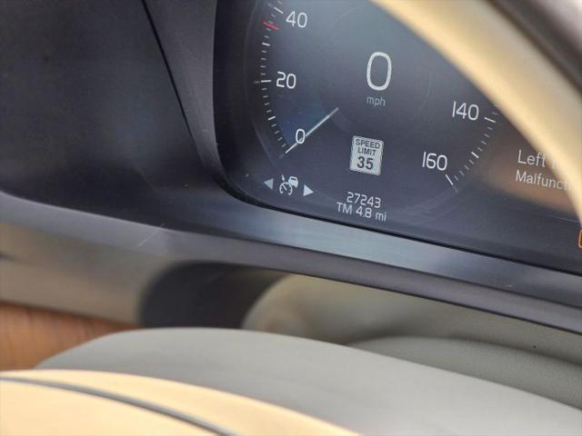 2021 Volvo XC90 T6 Momentum 7 Passenger