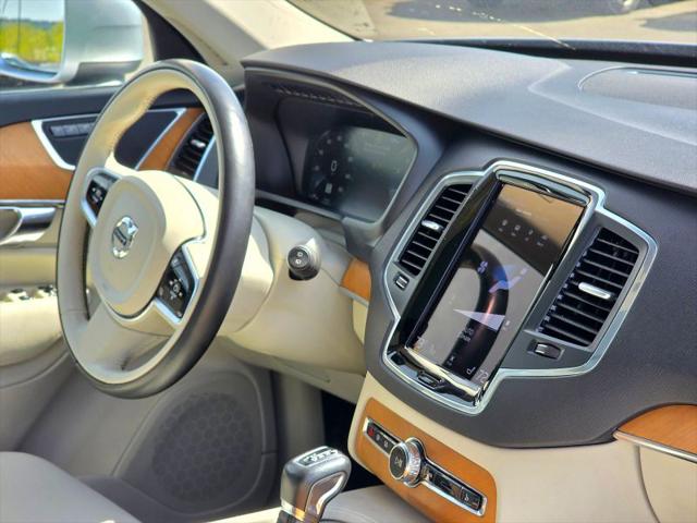 2021 Volvo XC90 T6 Momentum 7 Passenger