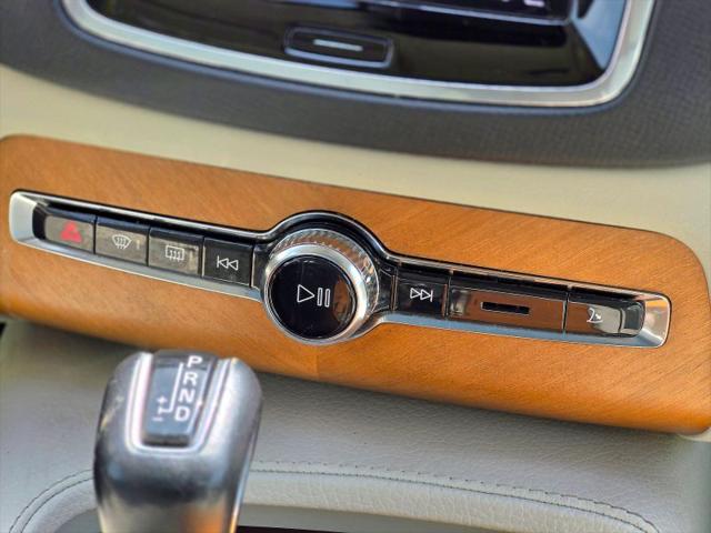 2021 Volvo XC90 T6 Momentum 7 Passenger