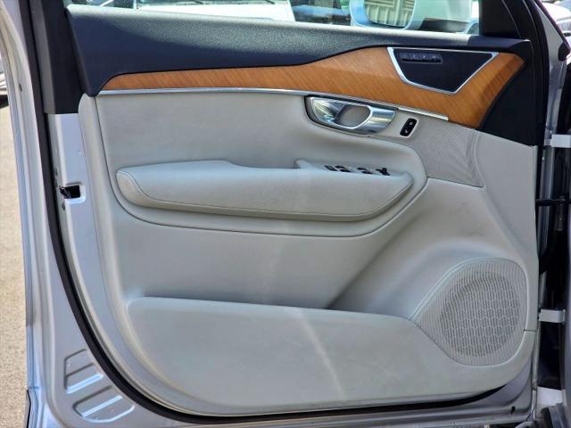 2021 Volvo XC90 T6 Momentum 7 Passenger