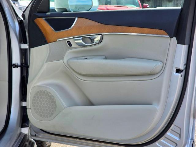 2021 Volvo XC90 T6 Momentum 7 Passenger