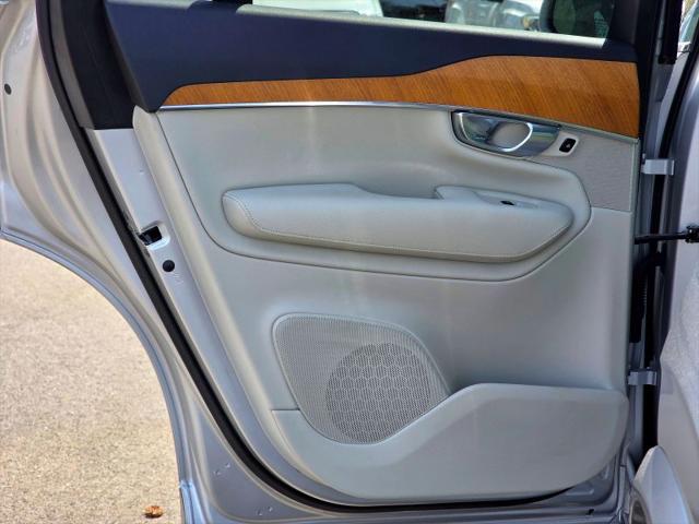 2021 Volvo XC90 T6 Momentum 7 Passenger