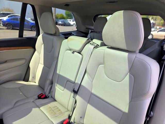 2021 Volvo XC90 T6 Momentum 7 Passenger