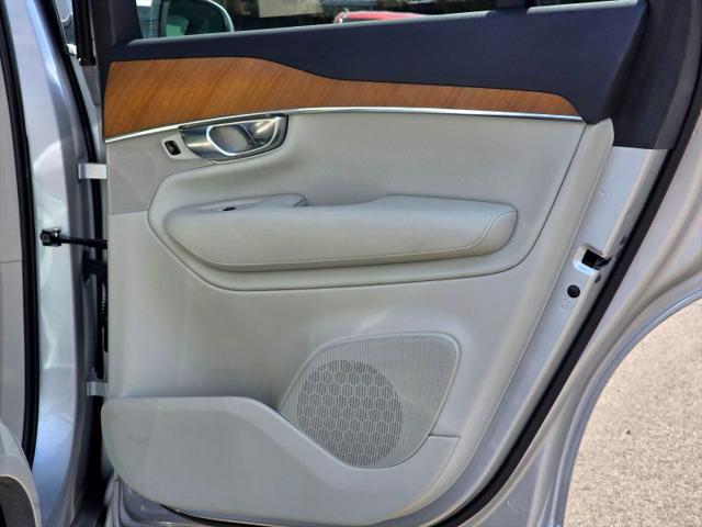 2021 Volvo XC90 T6 Momentum 7 Passenger