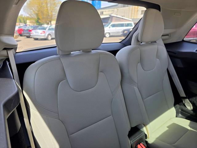 2021 Volvo XC90 T6 Momentum 7 Passenger
