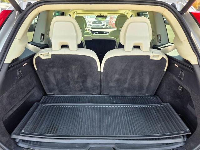 2021 Volvo XC90 T6 Momentum 7 Passenger