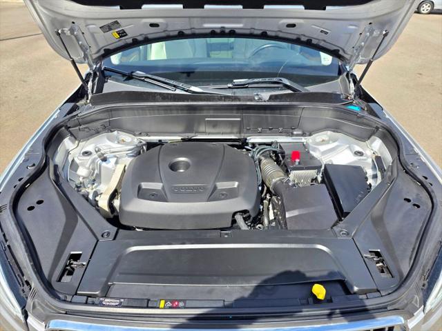 2021 Volvo XC90 T6 Momentum 7 Passenger