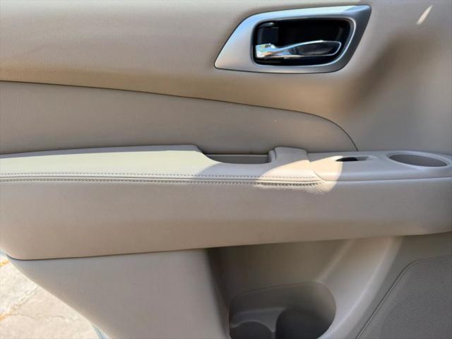 2019 Nissan Pathfinder SL