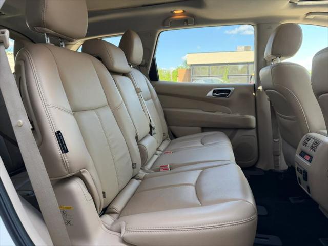 2019 Nissan Pathfinder SL