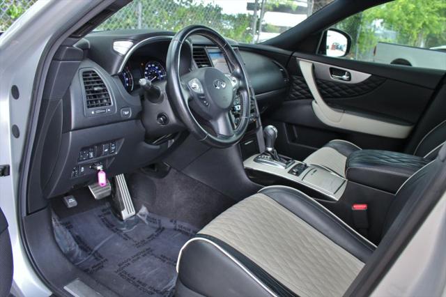 2017 INFINITI QX70 3.7