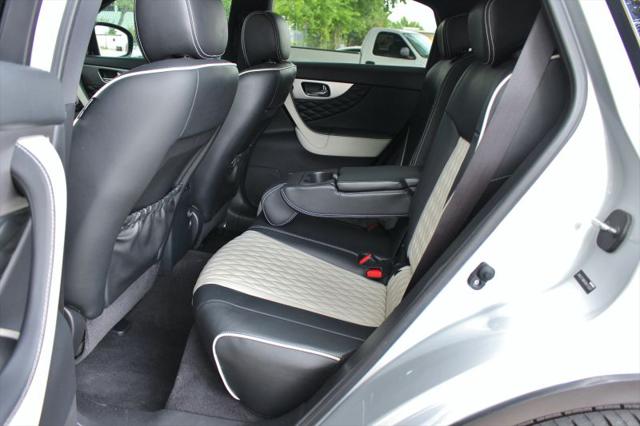2017 INFINITI QX70 3.7
