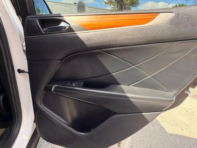 2015 Lincoln MKC Base