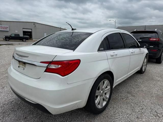 2013 Chrysler 200 Touring