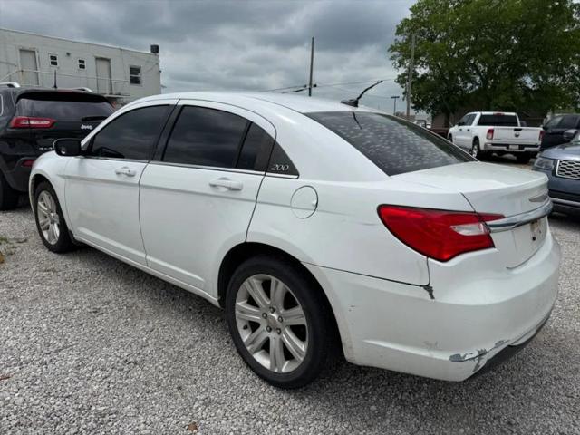 2013 Chrysler 200 Touring