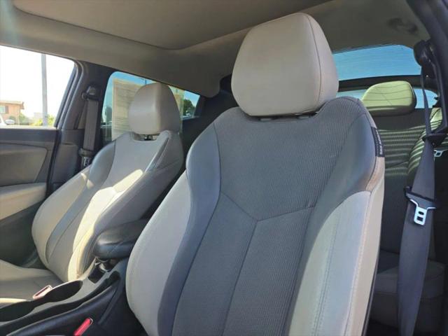 2013 Hyundai Veloster Base w/Gray