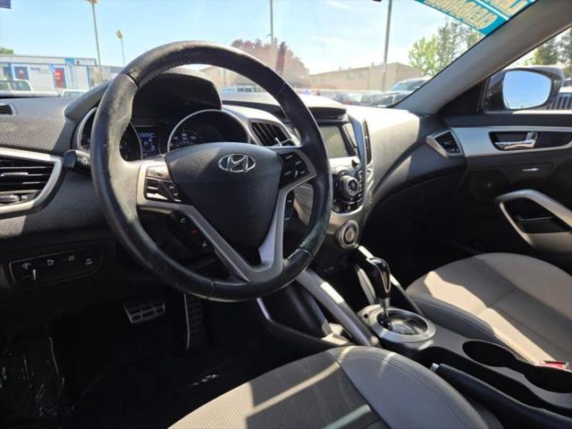 2013 Hyundai Veloster Base w/Gray
