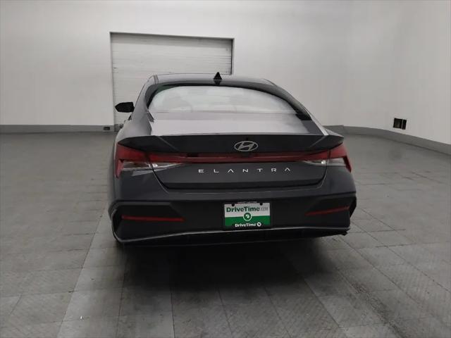 2024 Hyundai Elantra SE