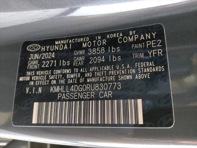 2024 Hyundai Elantra SE