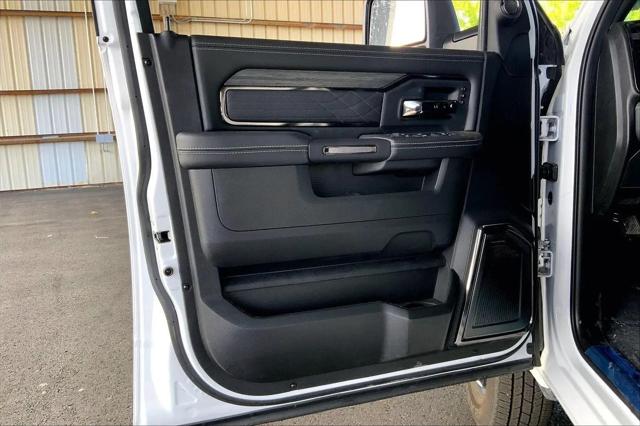 2026 Ram 3500 Limited Crew Cab 4x4 8' Box
