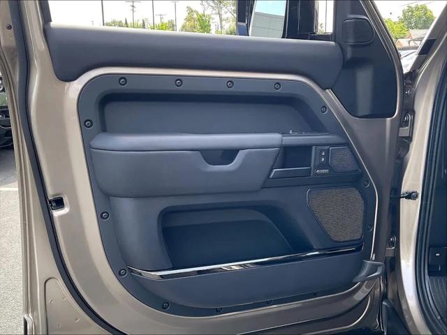 2025 Land Rover Defender P635 OCTA