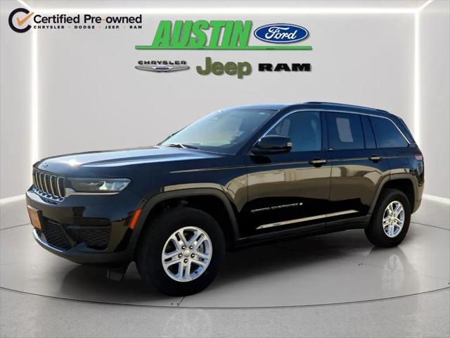 2023 Jeep Grand Cherokee Laredo 4x4 for sale in Austin, MN