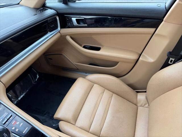 2018 Porsche Panamera 4