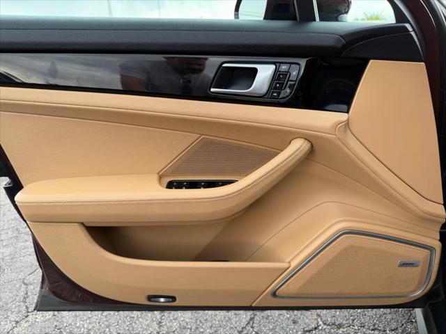 2018 Porsche Panamera 4