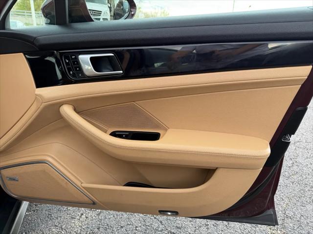2018 Porsche Panamera 4