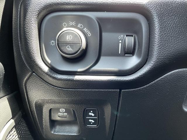 2020 Ram 1500 Big Horn Crew Cab 4x4 5'7" Box
