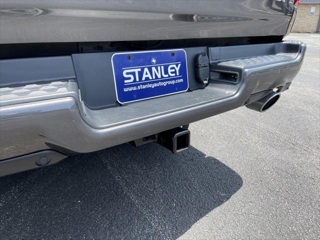 2020 Ram 1500 Big Horn Crew Cab 4x4 5'7" Box