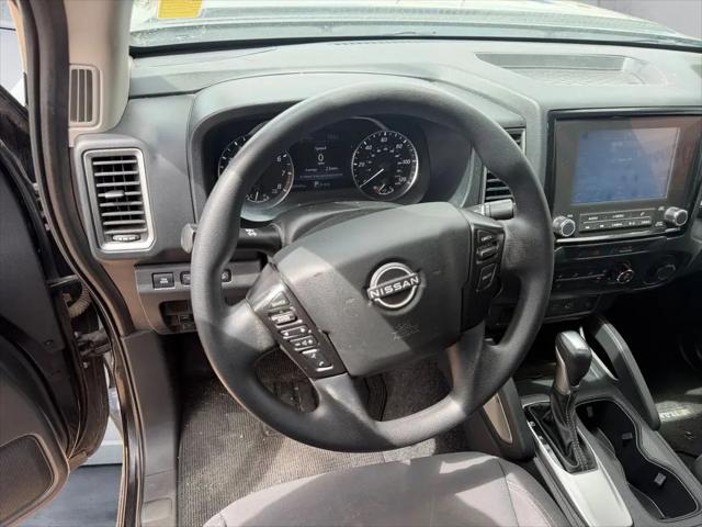 2022 Nissan Frontier Crew Cab SV 4x2