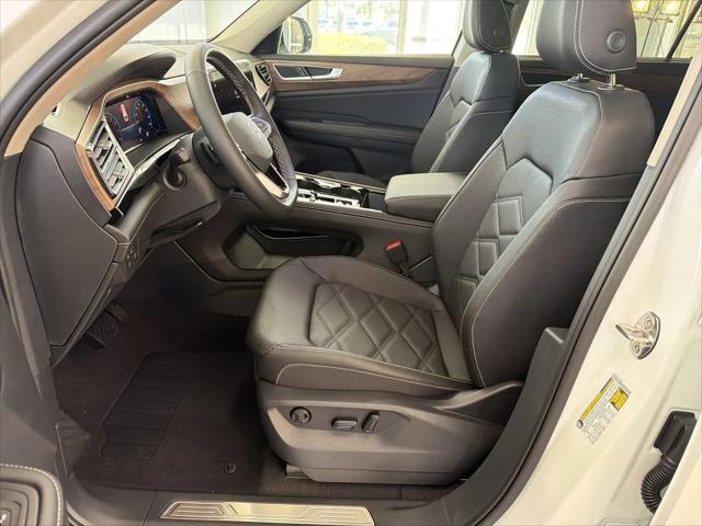 2026 Volkswagen Atlas SE with Technology