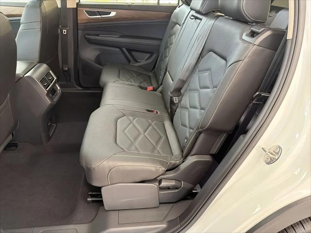 2026 Volkswagen Atlas SE with Technology