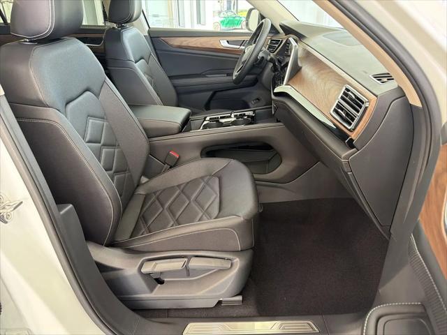 2026 Volkswagen Atlas SE with Technology