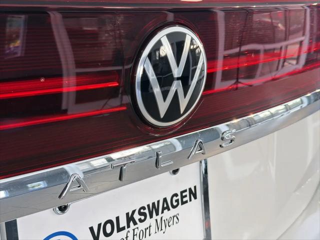 2026 Volkswagen Atlas SE with Technology