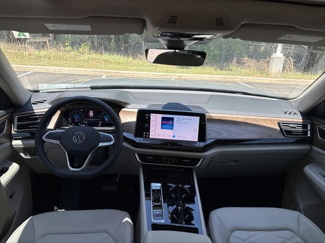2026 Volkswagen Atlas SE with Technology