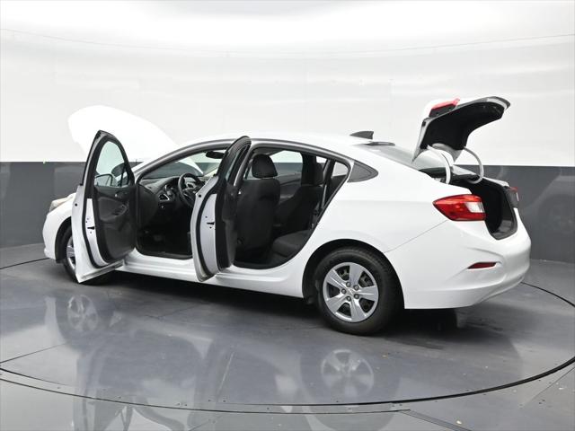 2017 Chevrolet Cruze LS Auto