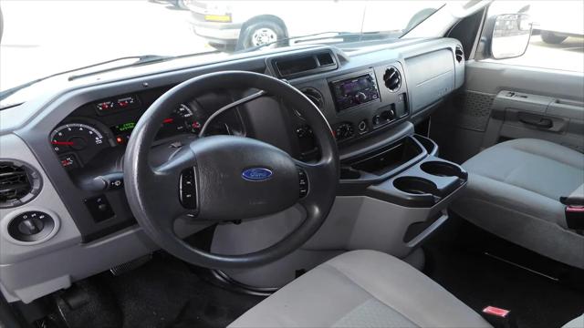 2012 Ford E-350 Super Duty Recreational