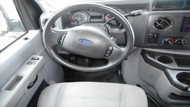 2012 Ford E-350 Super Duty Recreational