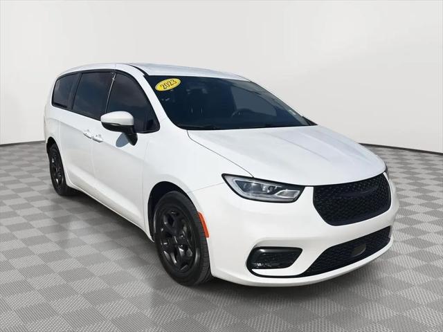 2023 Chrysler Pacifica Hybrid Touring L for sale in Omaha, NE