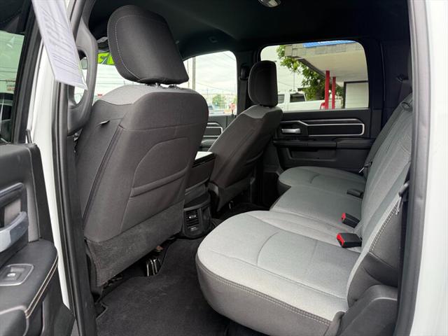 2024 Ram 3500 Big Horn Crew Cab 4x4 8' Box