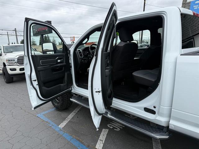 2024 Ram 3500 Big Horn Crew Cab 4x4 8' Box