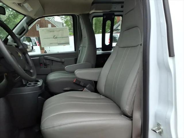 2026 Chevrolet Express Cargo Van 2500 Extended Wheelbase, WT, RWD
