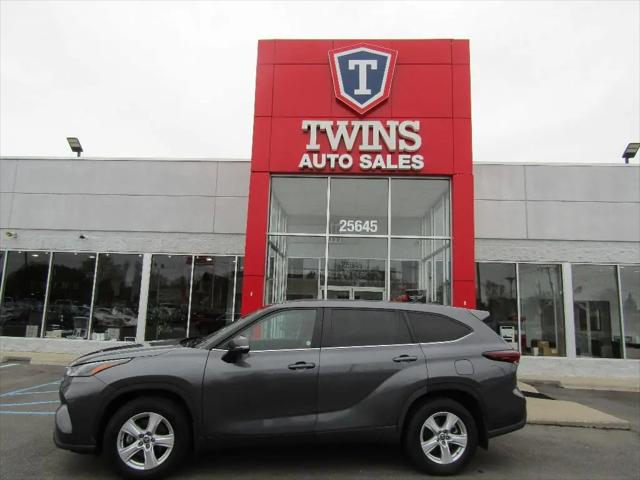 2024 Toyota Highlander LE for sale in Redford Charter Twp, MI