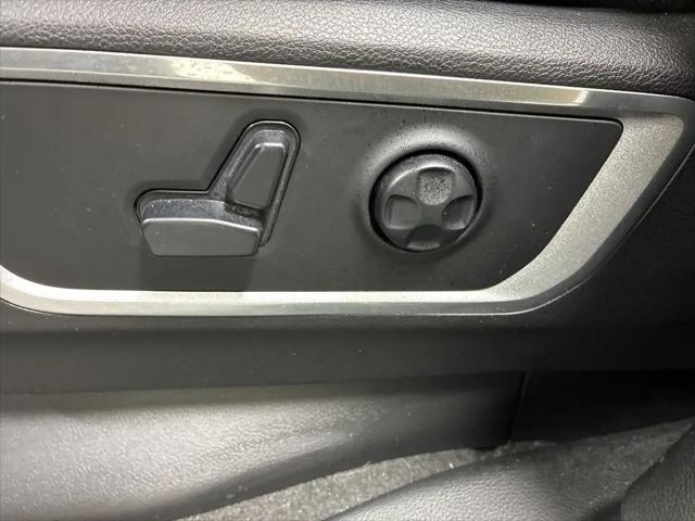 2020 Ram 1500 Laramie Crew Cab 4x4 5'7" Box